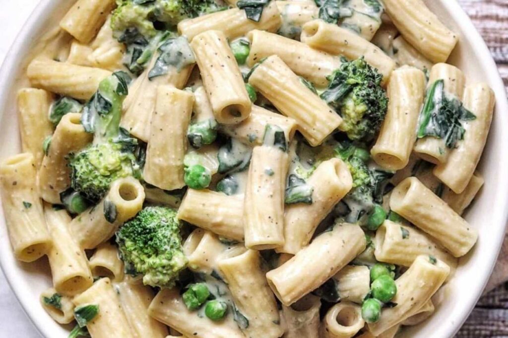 Rigatoni Alfredo with Green Vegetables