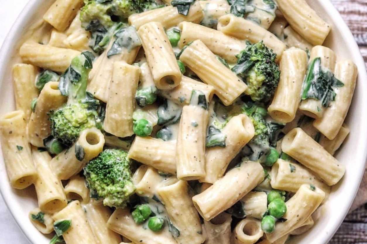 Rigatoni Alfredo with Green Vegetables