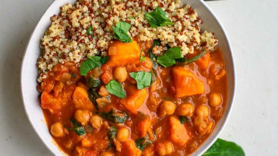 Easy delicious Chickpea, Sweet Potato & Spinach Curry