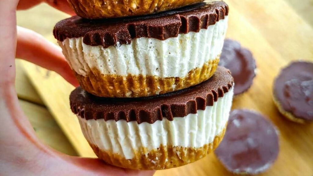 VEGAN PEANUT BUTTER CHOCOLATE CHEESECAKE CUPS