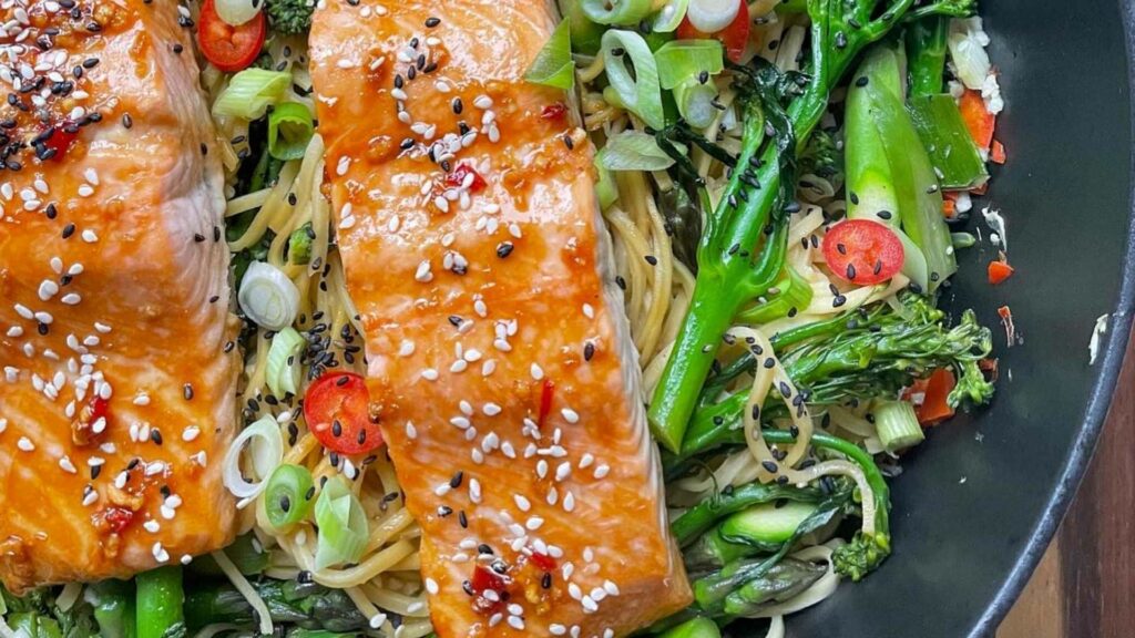 Teriyaki Salmon Noodles – Insta Cooked