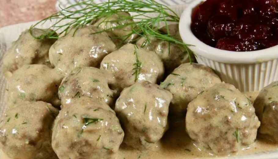 These juicy, tender meatballs are seasoned with aromatic dill, enhancing the taste with every bite.