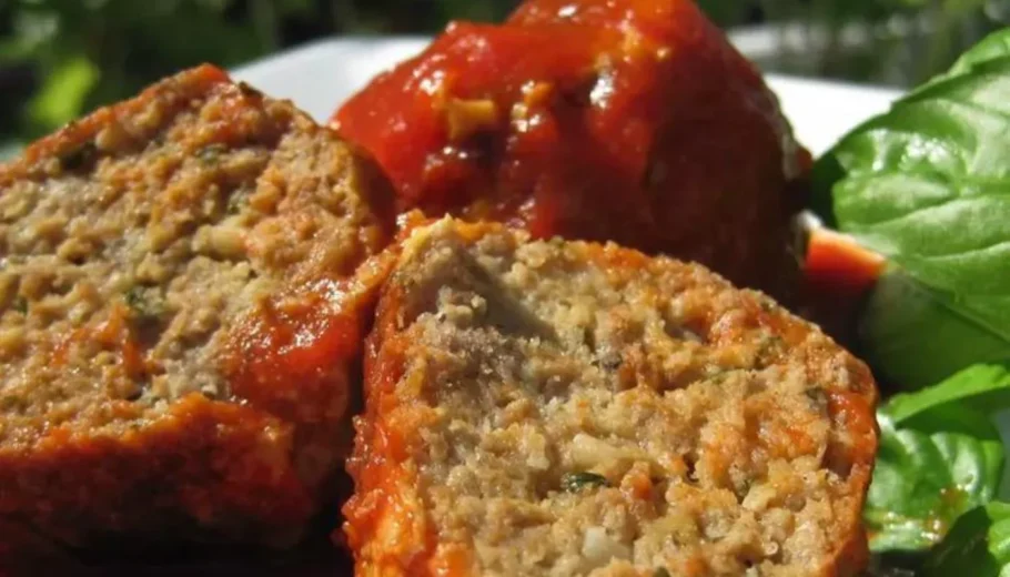 These juicy and flavorful meatballs are crafted with a perfect blend of ground meat, aromatic herbs, and breadcrumbs.