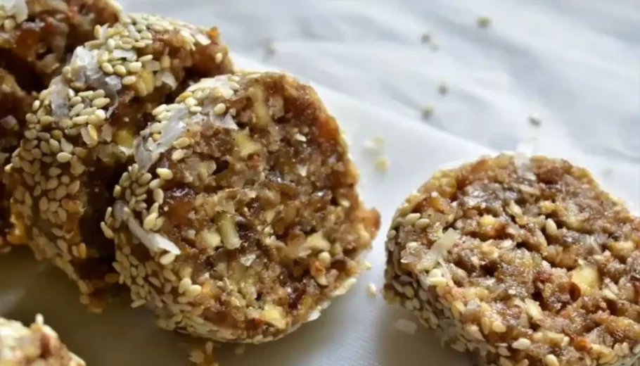 Made with all-natural dates, these delectable treats are expertly rolled in tropical coconut flakes, delivering a burst of flavor in every bite.