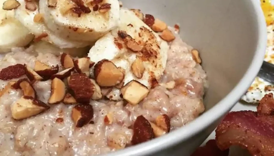 Made with wholesome oats and infused with tropical flavors, this traditional recipe is a delightful way to fuel your morning.