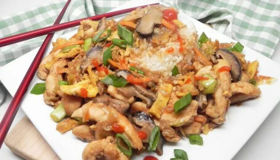 Packed with authentic flavors and a unique twist, this tasty and satisfying stir-fry is sure to delight your taste buds.