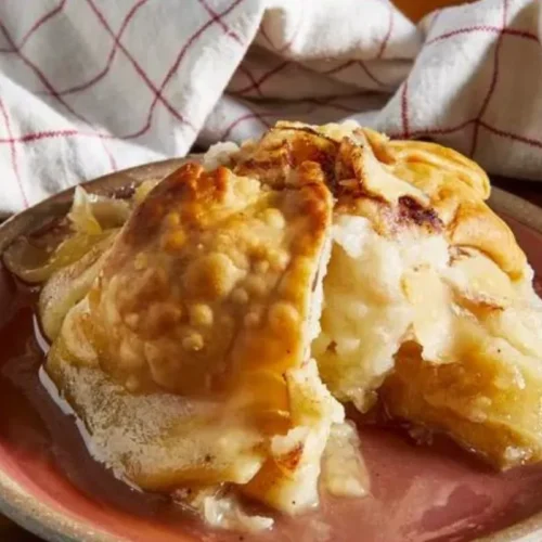 This recipe will transport you to a world of warm, tender dumplings filled with juicy apples and perfectly balanced with aromatic cinnamon.