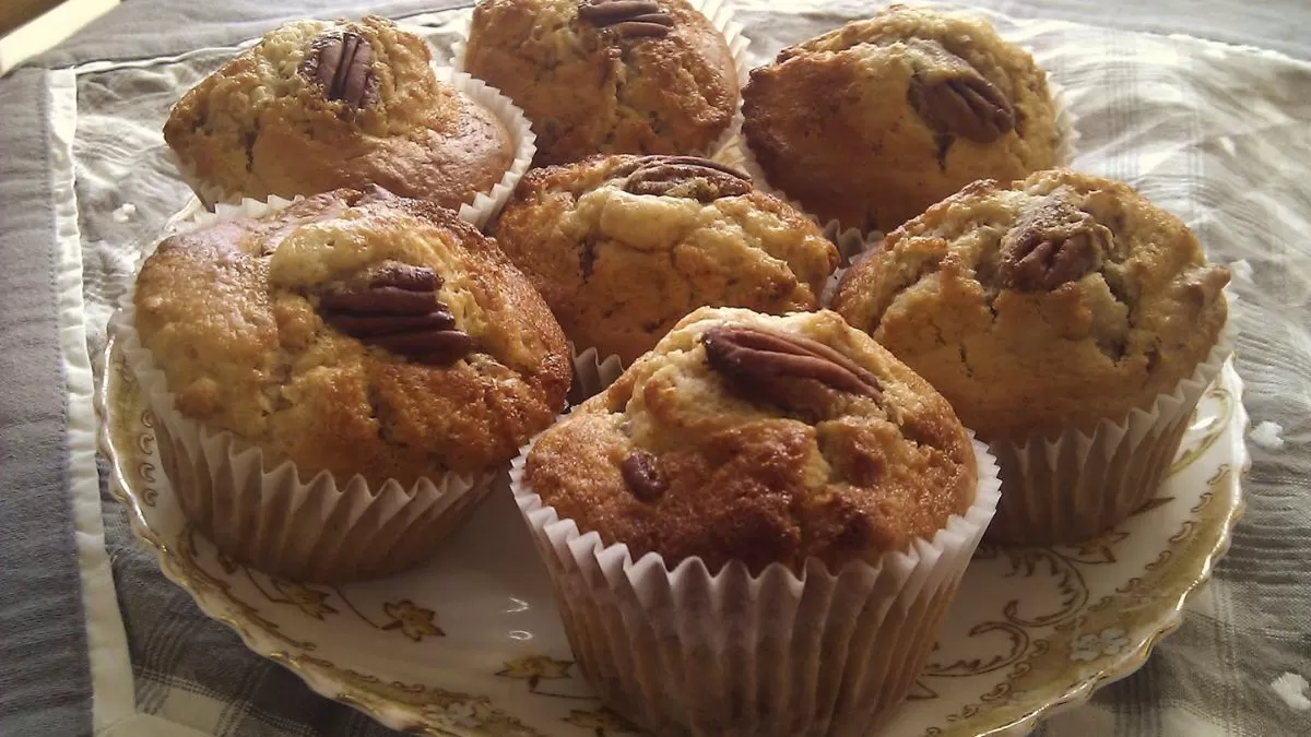 Maple and Pecan Muffins – Moist & Nutty Homemade Muffins